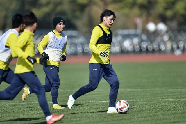 乐鱼体育在线登陆-中超吹响2023集结号：出国热不再 7队待定3种境遇