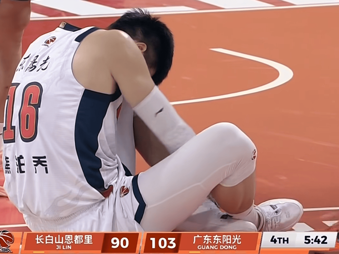 乐鱼体育app-广东3消息！焦泊乔最新伤情，徐杰王者归来，崔永熙主动请战遭拒