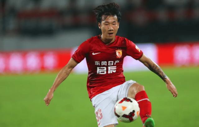 乐鱼体育在线登陆-1758天！荣昊再披广州队战袍 精彩助攻宣告回归